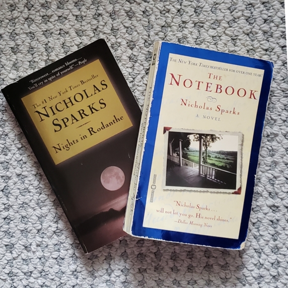 BOOKS--2 Nicholas Sparks Paperback